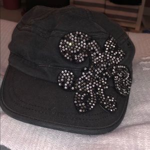 Buckle hat